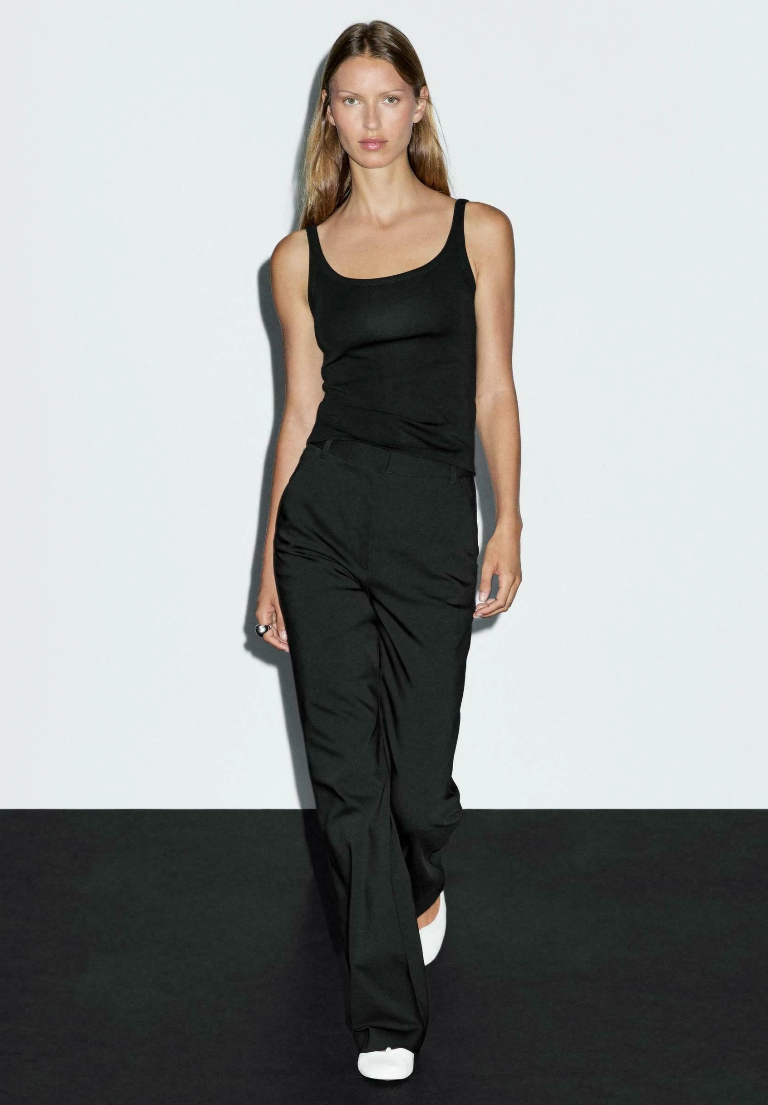 Massimo Dutti FLARED STRETCH - Relaxed Fit Jeans - Black 3 Massimo Dutti FLARED STRETCH - Relaxed Fit Jeans - Black