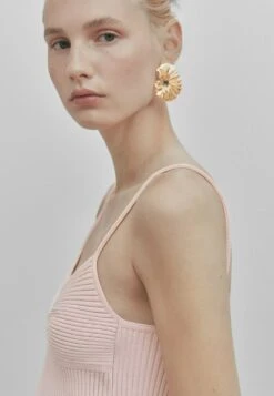 Massimo Dutti Studio - Cut-Out Crop - Top - Light Pink -Massimo Dutti Shop 663ed6d003f6410186f8f83c6e07c33d