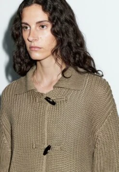 Massimo Dutti HORN BUTTON DETAIL - Cardigan - Brown -Massimo Dutti Shop 6719f731f396461f99fb4caef386ed7f