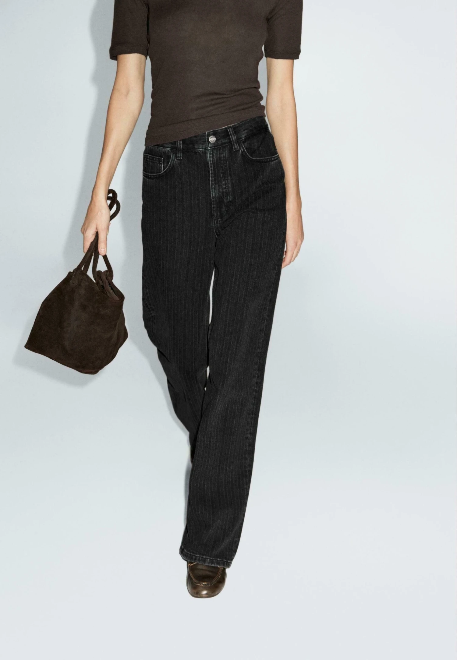 Massimo Dutti HIGH-RISE STRAIGHT - Relaxed Fit Jeans - Black Denim 3 Massimo Dutti HIGH-RISE STRAIGHT - Relaxed Fit Jeans - Black Denim