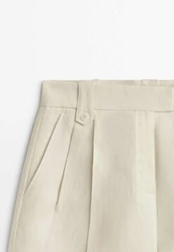 Massimo Dutti Darted Bermuda - Shorts - Beige 17 Massimo Dutti Darted Bermuda - Shorts - Beige -Massimo Dutti Shop 6a71202589404853b7a9cf7b4b7cb883