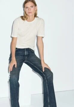 Massimo Dutti HIGH-WAIST WITH TURN-UP HEMS - Bootcut Jeans - Dark Blue -Massimo Dutti Shop 6af560038d344b7686792a0cd30ef5b5