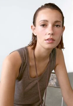 Massimo Dutti ROUND NECK WITH SEAM DETAILS - Top - Brown 14 Massimo Dutti ROUND NECK WITH SEAM DETAILS - Top - Brown -Massimo Dutti Shop 6b5ebf28455b459db4a56cb845226612