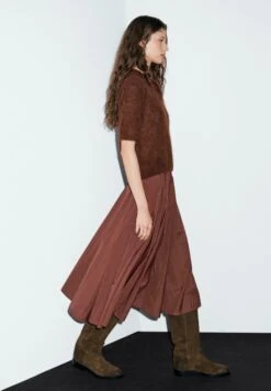 Massimo Dutti PLEATED TECHNICAL MIDI - A-line Skirt - Bordeaux -Massimo Dutti Shop 6b69291b700a45828fe3fcb8225a8c23