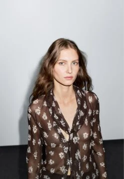 Massimo Dutti FLOWING GARMENT WITH SCARF COLLAR - Blouse - Mottled Dark Brown 13 Massimo Dutti FLOWING GARMENT WITH SCARF COLLAR - Blouse - Mottled Dark Brown -Massimo Dutti Shop 6b96a0e2d2c34849b4e098eaefbc9406