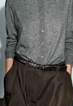 Massimo Dutti BUTTONED WITH CREW NECK - Cardigan - Grey 21 Massimo Dutti BUTTONED WITH CREW NECK - Cardigan - Grey -Massimo Dutti Shop 6b9babb8a59a44f4bb25b9776adf2ba2