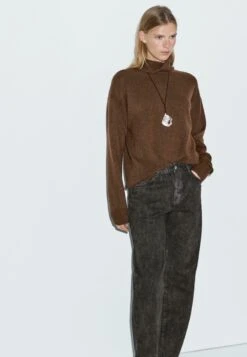 Massimo Dutti Straight Leg Jeans - Grey -Massimo Dutti Shop 6c18d1b8f2b649fd9f7cec57424b130a