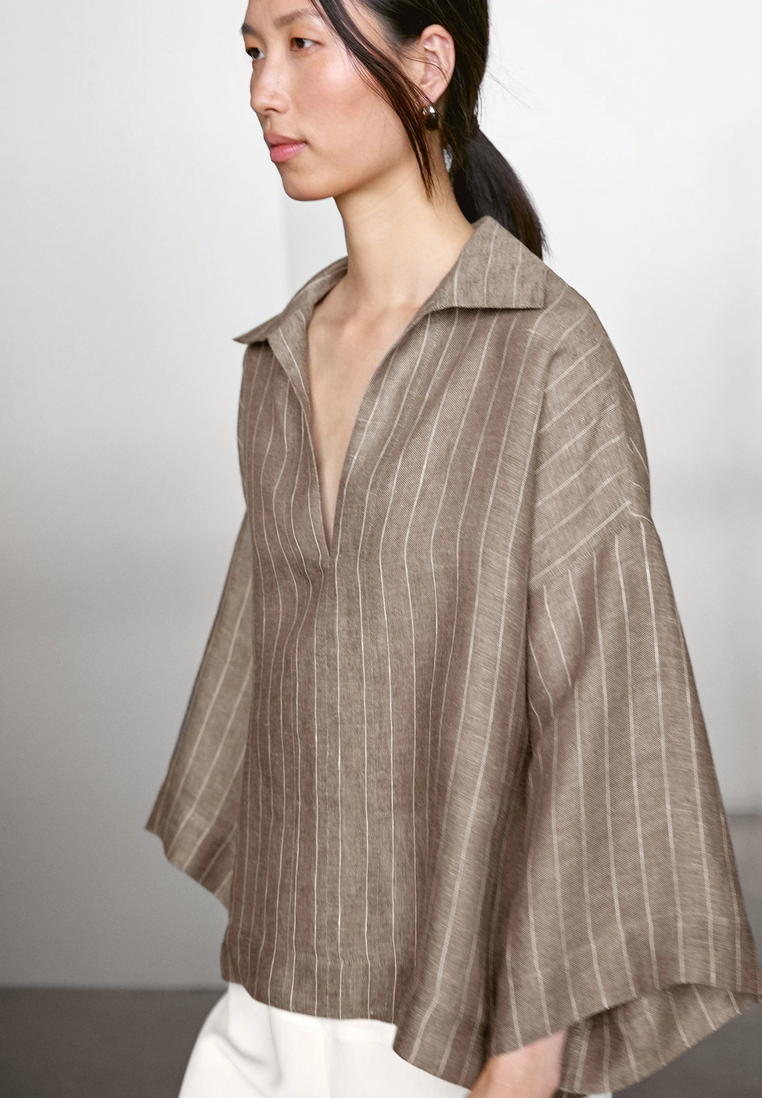 Massimo Dutti STRIPED OPEN NECK GARMENT - Blouse - Mottled Brown 6 Massimo Dutti STRIPED OPEN NECK GARMENT - Blouse - Mottled Brown - Image 4