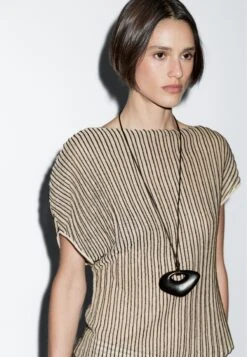 Massimo Dutti LOOSE-FITTING PLEATED WITH FLECKED DETAIL - Top - Beige -Massimo Dutti Shop 6c5772f956ea424880e5f6af4970d61d