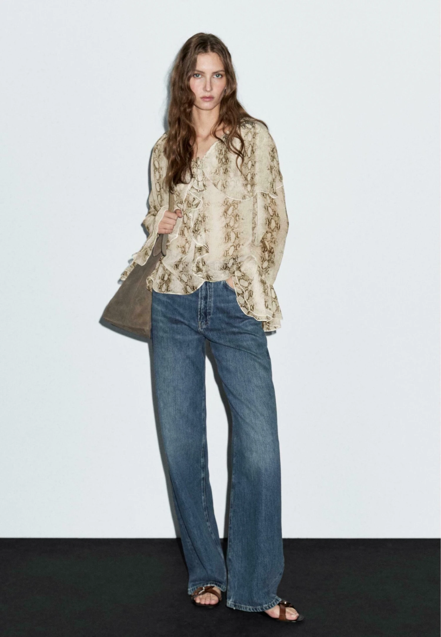 Massimo Dutti SNAKESKIN PRINT GARMENT WITH RUFFLES - Blouse - Beige 4 Massimo Dutti SNAKESKIN PRINT GARMENT WITH RUFFLES - Blouse - Beige - Image 2