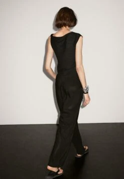 Massimo Dutti ASYMMETRIC WITH KNOT DETAIL - Top - Black -Massimo Dutti Shop 6d44ec04dd5e4a94a424052d977c48ce