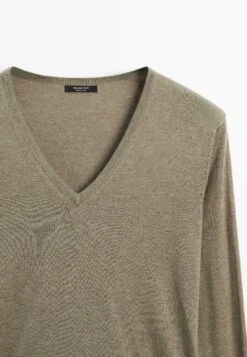 Massimo Dutti LONG SLEEVES WITH V-NECK - Jumper - Green 24 Massimo Dutti LONG SLEEVES WITH V-NECK - Jumper - Green -Massimo Dutti Shop 6e62799d52db48128e38342d95a2021d
