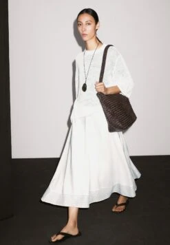 Massimo Dutti FLARED WITH SEAM DETAILS - A-line Skirt - White -Massimo Dutti Shop 6f3cb8cd527d4021a80f20e46e05ca1b