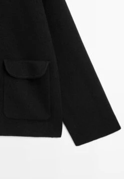 Massimo Dutti STANDING COLLAR WITH BUTTON DETAILS - Cardigan - Black 21 Massimo Dutti STANDING COLLAR WITH BUTTON DETAILS - Cardigan - Black -Massimo Dutti Shop 6f742ef949f248c39460d62f21ebaacf