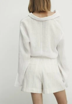 Massimo Dutti Striped Bermuda With Darts And Turn-Up Hems - Shorts - Sand 13 Massimo Dutti Striped Bermuda With Darts And Turn-Up Hems - Shorts - Sand -Massimo Dutti Shop 6fc615b125464887b5bda29e124ebcab