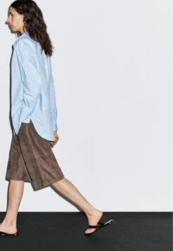 Massimo Dutti LONG BUTTONED - Button-down Blouse - Light Blue -Massimo Dutti Shop 6fdcb6ee8d884647ae338b5d17c711ec