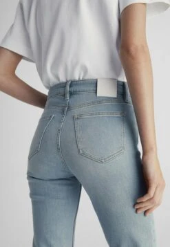 Massimo Dutti Cropped-Fit- Slim Fit Jeans - Blue/Grey 15 Massimo Dutti Cropped-Fit- Slim Fit Jeans - Blue/Grey -Massimo Dutti Shop 70d263847ea44519a1c0220158cb252d