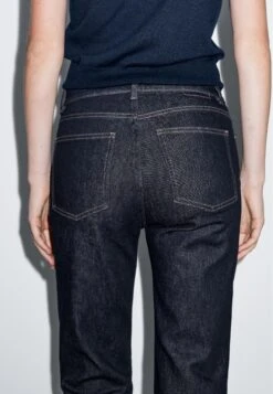 Massimo Dutti MID-RISE STRAIGHT-LEG - Straight Leg Jeans - Dark Blue -Massimo Dutti Shop 71143a2c4dbf477ab644e26d22787c6e