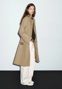 Massimo Dutti LONG RAGLAN SLEEVE WITH BUTTONS - Trenchcoat - Camel 14 Massimo Dutti LONG RAGLAN SLEEVE WITH BUTTONS - Trenchcoat - Camel -Massimo Dutti Shop 71b153fc11c94f71a45c03dd0eef1240