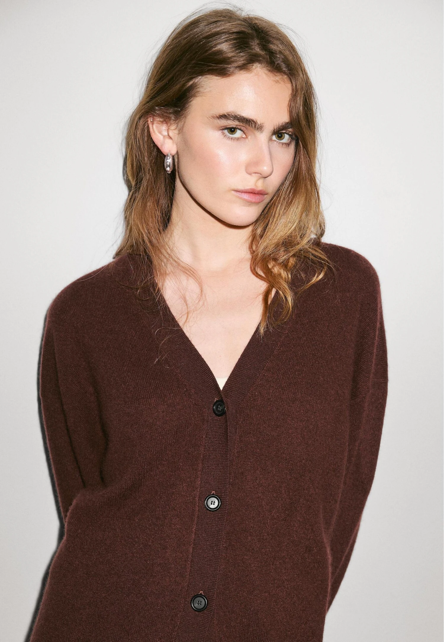 Massimo Dutti BUTTONED OVERSIZE WITH V-NECK - Cardigan - Bordeaux 5 Massimo Dutti BUTTONED OVERSIZE WITH V-NECK - Cardigan - Bordeaux - Image 3