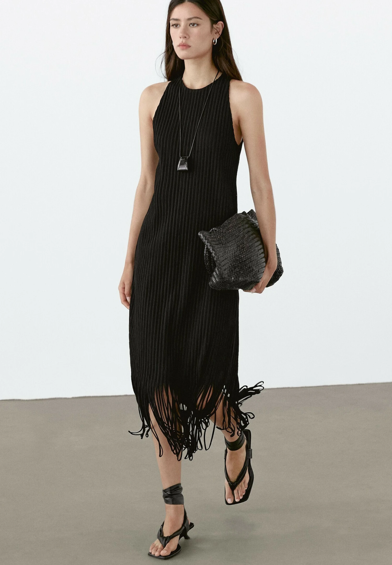 Massimo Dutti TEXTURED KNIT WITH FRINGED HEM - Day Dress - Black 3 Massimo Dutti TEXTURED KNIT WITH FRINGED HEM - Day Dress - Black