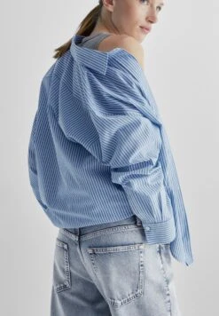 Massimo Dutti High Waist - Straight Leg Jeans 21 Massimo Dutti High Waist - Straight Leg Jeans -Massimo Dutti Shop 7471b9035e6b47f7bd182242f9f9dce9