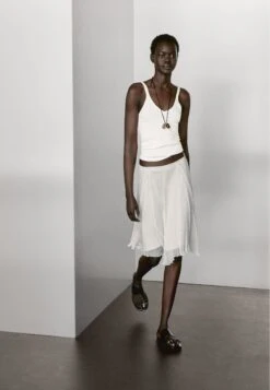 Massimo Dutti RIBBED V-NECK - Top - White -Massimo Dutti Shop 7497d31a94994e8188134dd7ef1b1901