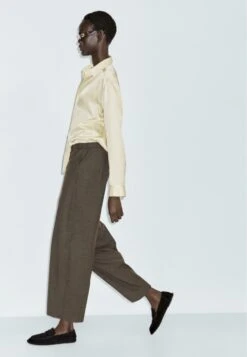 Massimo Dutti Trousers - Sand 14 Massimo Dutti Trousers - Sand -Massimo Dutti Shop 74d9b3dc90b9478ca9072bdebfc81b2e