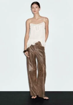 Massimo Dutti DISTRESSED NAPPA FINISH WITH WORN EFFECT - Leather Trousers - Dark Brown 11 Massimo Dutti DISTRESSED NAPPA FINISH WITH WORN EFFECT - Leather Trousers - Dark Brown -Massimo Dutti Shop 75727d40eab844a8bf07fec953277b79