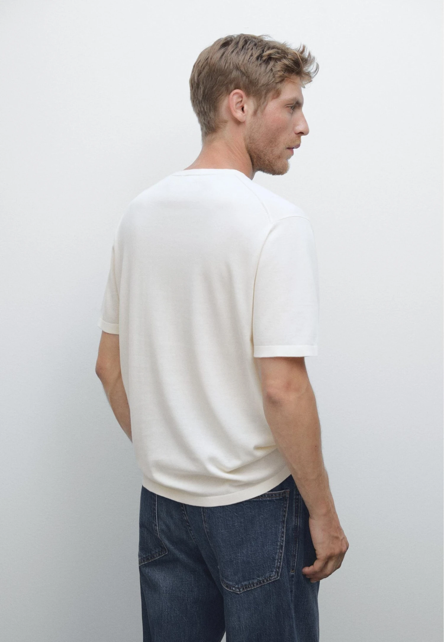 Massimo Dutti LIGHTWEIGHT CREW NECK WITH SHORT SLEEVE - Basic T-shirt - WHITE 5 Massimo Dutti LIGHTWEIGHT CREW NECK WITH SHORT SLEEVE - Basic T-shirt - WHITE - Image 3