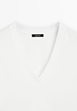 Massimo Dutti V-NECK SHORT SLEEVE - Basic T-shirt - White -Massimo Dutti Shop 75c5cc59e487479681a53ed1e8e24ea8