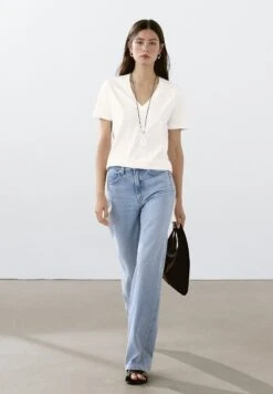 Massimo Dutti V-NECK SHORT SLEEVE - Basic T-shirt - White -Massimo Dutti Shop 762f15aca4404f55a9ad08d36eb7d9e4