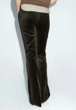 Massimo Dutti SKINNY FLARE FIT VELVET - Trousers - Mottled Dark Brown -Massimo Dutti Shop 76a2865ca3a74c67a5a4181710a4abb4