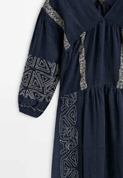 Massimo Dutti Blend Midi With Embroidery Detail - Day Dress - Dark Blue -Massimo Dutti Shop 76a50888f926463bad357b576ad21de8