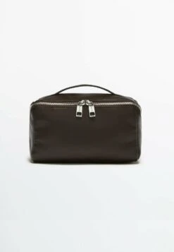 Massimo Dutti Montana - Wash Bag - Brown -Massimo Dutti Shop 7738bcb8f44a47cebcbec4b7f906169d