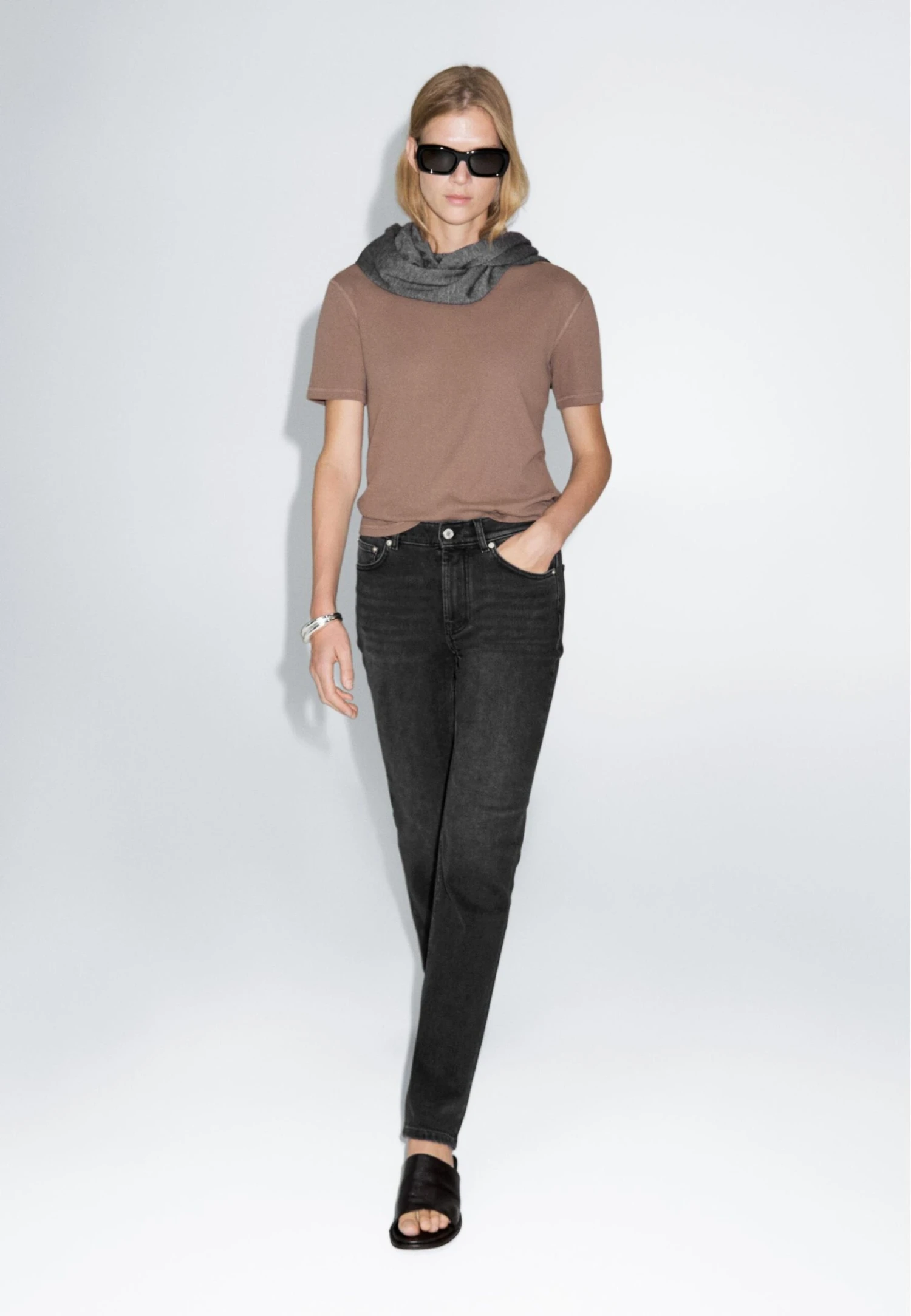 Massimo Dutti MID-RISE STRAIGHT-LEG - Straight Leg Jeans - Black 4 Massimo Dutti MID-RISE STRAIGHT-LEG - Straight Leg Jeans - Black - Image 2