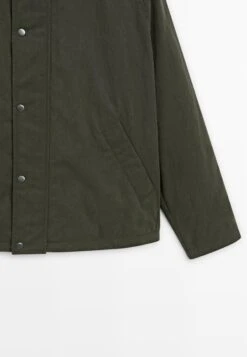 Massimo Dutti CONTRAST COLLAR WITH BUTTONS - Light Jacket - Mottled Dark Green 18 Massimo Dutti CONTRAST COLLAR WITH BUTTONS - Light Jacket - Mottled Dark Green -Massimo Dutti Shop 78b7f2b0b87949d9bd4383f6f8033c12
