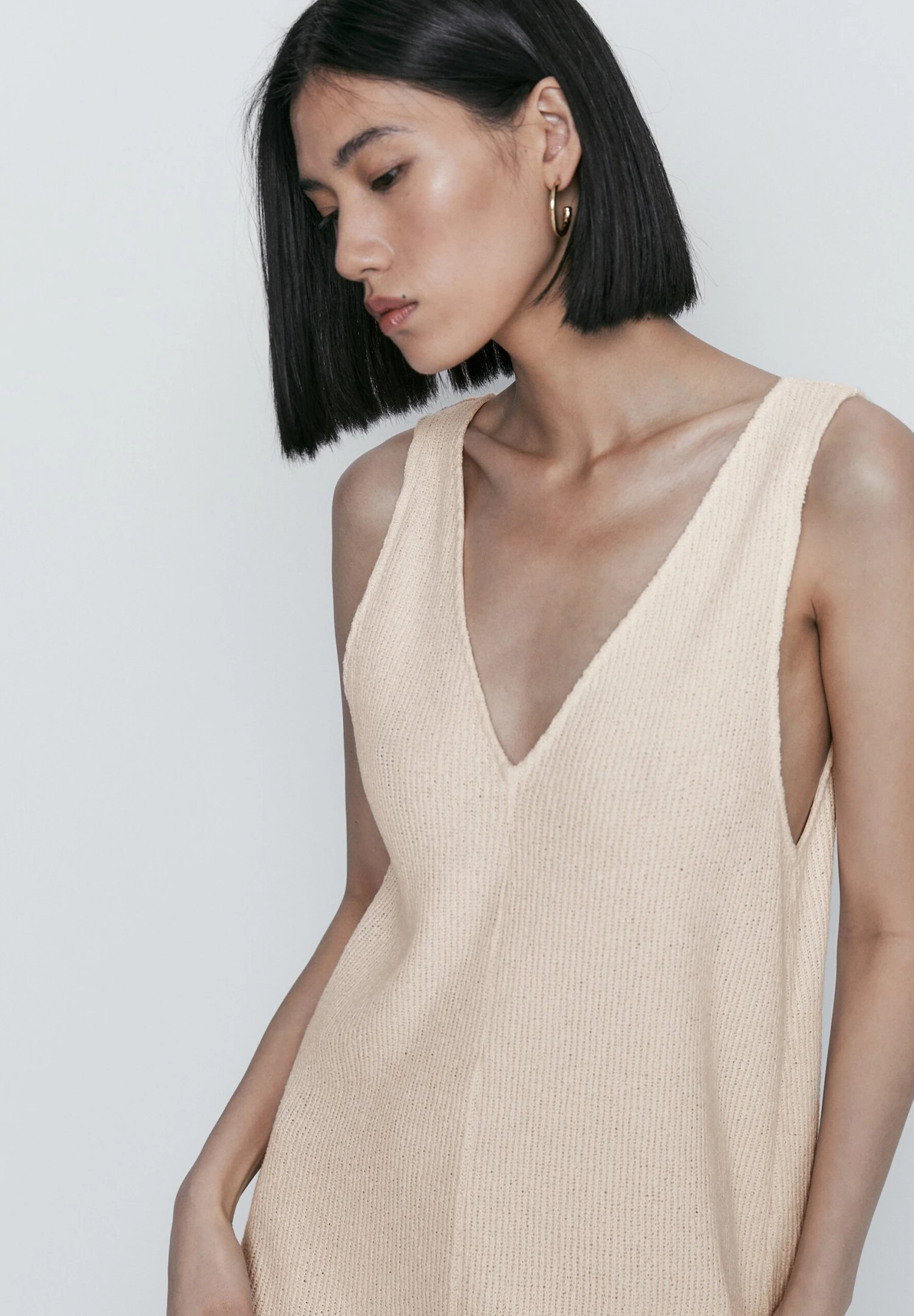 Massimo Dutti Textured V Neck With Slit - Jumper Dress 5 Massimo Dutti Textured V Neck With Slit - Jumper Dress - Image 3