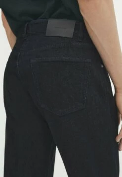 Massimo Dutti Tapered Fit Rinse Brushed - Straight Leg Jeans - Dark Blue 15 Massimo Dutti Tapered Fit Rinse Brushed - Straight Leg Jeans - Dark Blue -Massimo Dutti Shop 79a1bf414a9f45379f19b1e9af994f21