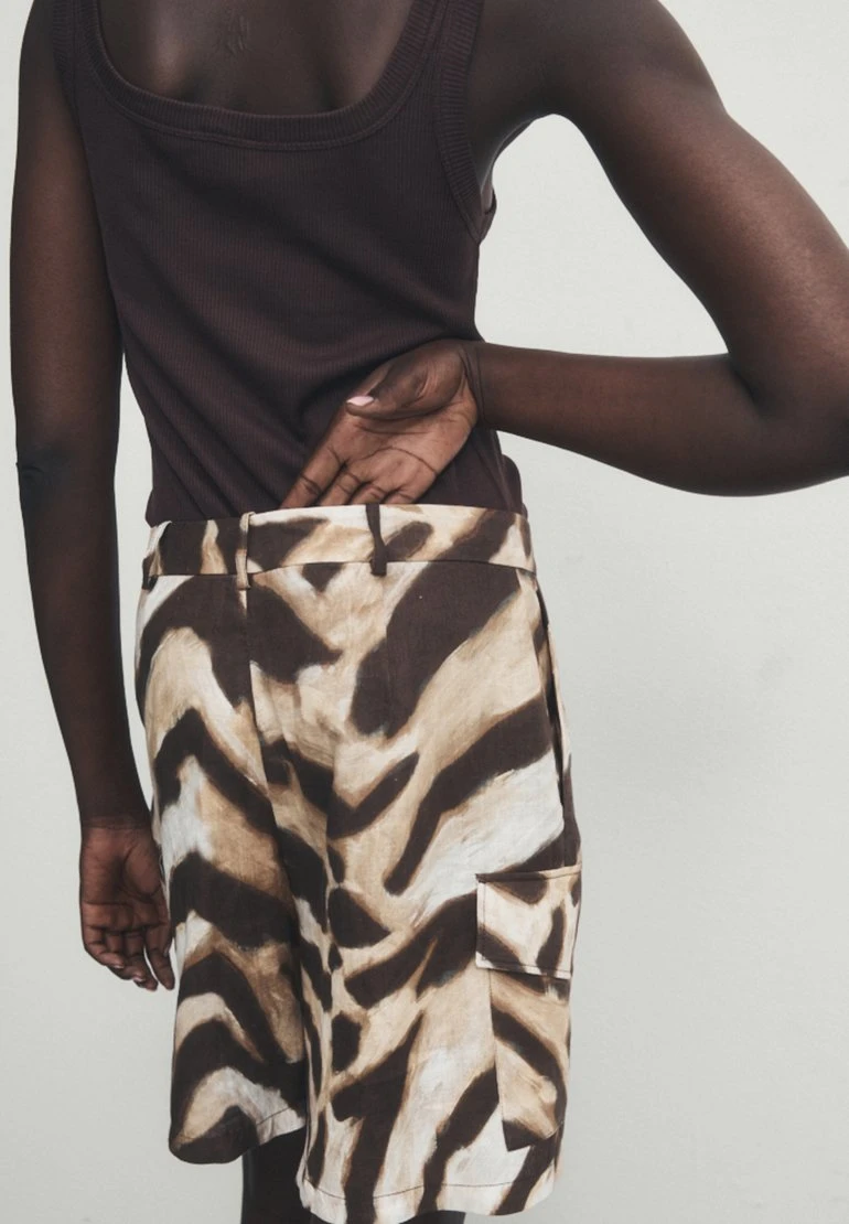 Massimo Dutti Bermuda With Animal Print - Shorts - Brown 4 Massimo Dutti Bermuda With Animal Print - Shorts - Brown - Image 2