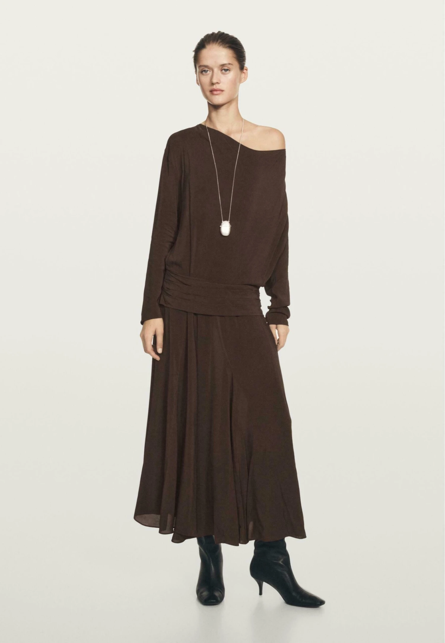 Massimo Dutti LONG FLOWING WITH DRAPED SASH BELT - Maxi Dress - Brown 4 Massimo Dutti LONG FLOWING WITH DRAPED SASH BELT - Maxi Dress - Brown - Image 2