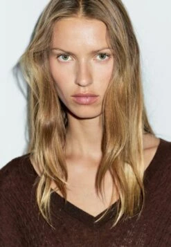 Massimo Dutti V-NECK WITH BRAIDED DETAIL - Jumper - Mottled Dark Brown 18 Massimo Dutti V-NECK WITH BRAIDED DETAIL - Jumper - Mottled Dark Brown -Massimo Dutti Shop 7b350cec465540d680f77fbdf62c572f