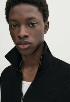 Massimo Dutti Striped Mock Neck With Zip- Jumper - Dark Blue 16 Massimo Dutti Striped Mock Neck With Zip- Jumper - Dark Blue -Massimo Dutti Shop 7c6fccf64bc74e36b7f6bdfa6b05f2fa