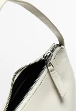 Massimo Dutti SMALL NAPPA FINISH - Handbag - White -Massimo Dutti Shop 7d854642a1a948d8b6b65a6493ed3fbd
