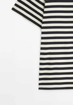 Massimo Dutti Short Sleeve Striped - Print T-Shirt - Blue 16 Massimo Dutti Short Sleeve Striped - Print T-Shirt - Blue -Massimo Dutti Shop 7e758f6da09a4dd894e49e2fdeda9a8d