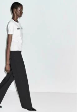 Massimo Dutti SHORT SLEEVE WITH DETAILS - Basic T-shirt - White -Massimo Dutti Shop 7e809f71c2f64929b2d2a7837edf06f1