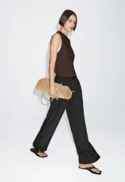 Massimo Dutti SLEEVELESS WITH DRAPED NECKLINE - Top - Mottled Dark Brown 15 Massimo Dutti SLEEVELESS WITH DRAPED NECKLINE - Top - Mottled Dark Brown -Massimo Dutti Shop 7f260a0deb7e426287079b235c039e7b