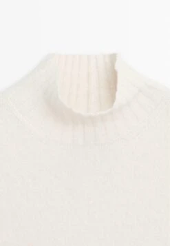 Massimo Dutti SLEEVELESS HIGH NECK SWEATER - Jumper - White -Massimo Dutti Shop 7fc80764d23a45c08bd0d609e9c66b37