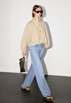 Massimo Dutti HIGH NECK BOMBER - Summer Jacket - Beige -Massimo Dutti Shop 80dd276dca6f499db3d5dda03aea5145