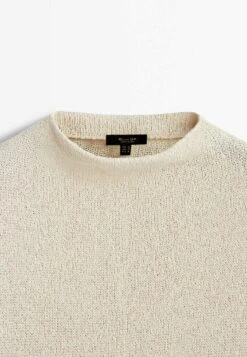 Massimo Dutti Textured Mock - Basic T-Shirt 18 Massimo Dutti Textured Mock - Basic T-Shirt -Massimo Dutti Shop 81e230871eda4caa81abc51f6f9f5ce3